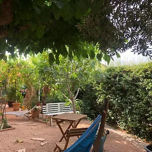 Appartement Joli Studio Indépendant, Avec Extérieur Verdoyant à