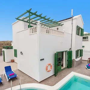 https://villa-oro-by-villa-plus.in-canary-islands.com